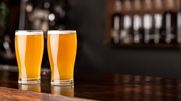Two_Glasses_Pints_Beer